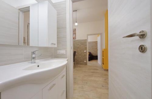Quartiere XI Portuense Apartment | Michele Lux Lodge - 6 People - Spotless - 3 stops from Vatican, 4 stops from Colosseum