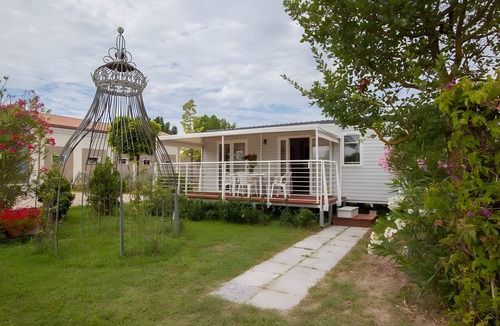 Ca' Savio House | Mobile Home 'Casa Gerbera 6' with Private Garden and Wi-Fi