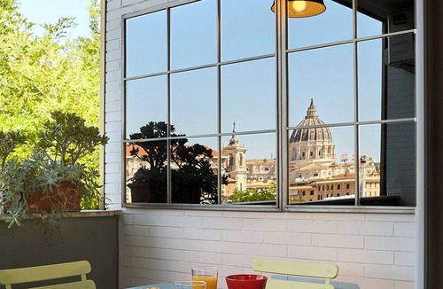 Quartiere XIII Aurelio Apartment | Modern, colourful, big app with Vatican view