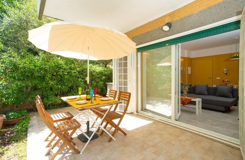 Quartiere XIII Aurelio Apartment | Modern, cosy Garden Suite, parking u.r.