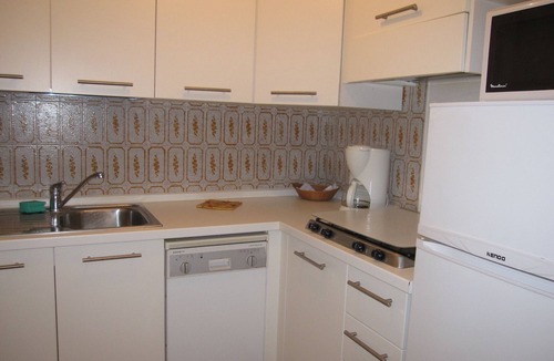 Grado Pineta Apartment | Modern flat with balcony at Grado Pineta