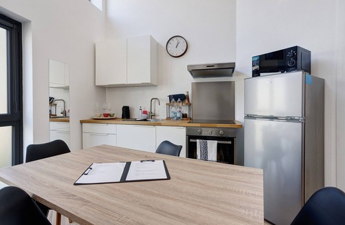 Barona Apartment | Modern Navigli Apartment Milan – Fashion Week September, Fiber Wifi, Air Conditioning