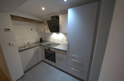 Buchen Apartment | Modern Old Town Diamond
