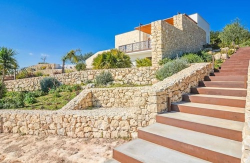 Avola Villa | Modern Villa Set in a Peaceful, Rural Location