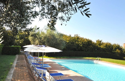 Capranica Cottage | Montecasciano Oleandro