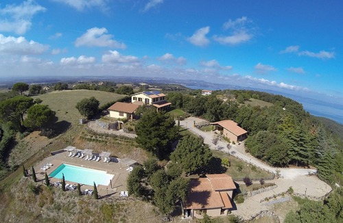 Montefiascone Apartment | Montedoro Farmhouse - Casale Castagneto