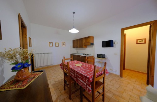 San Gimignano House | MONTEGONFOLI 4, Apartment for 4 adults with amazing views on San Gimignano