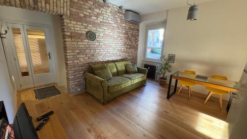 Gianicolo Apartment | Monteverde16 - Quiet Loft - Garden & Pets