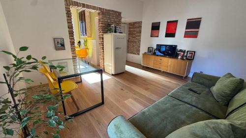 Gianicolo Apartment | Monteverde16 - Quiet Loft - Garden & Pets