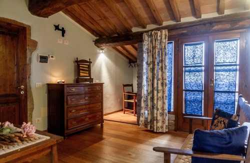 Torniella Apartment | Mora Selvatica – Deluxe Room with Private Balcony and Val di Farma View
