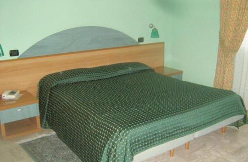 Polla Hotel | Motel Forum