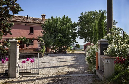 Serra de' Conti Apartment | Multi-bed room for 3 guests with 16m² in Serra de' Conti (AN) (272676)