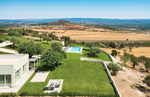 Noto Historic Centre Villa | My Rental Homes - Green Hill with garden, beautiful private pool and a terrace