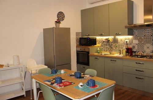 Quartiere XXXIII Lido di Ostia Ponente Apartment | MyHome YourHome Trilocale con balcone