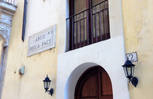 Rione V Ponte Apartment | NAVONA SECRET SUITE