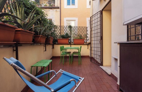 Rione XIV Borgo Apartment | New Banks - FromHometoRome