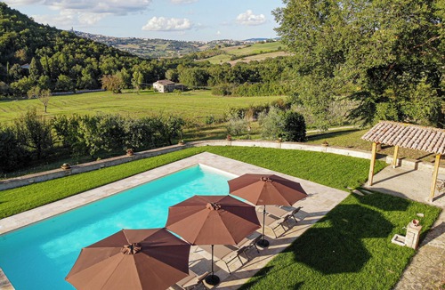 Todi House | NEW - The Lost Stone country paradise with pool, AC & breathtaking country views