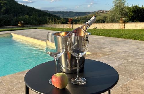 Todi House | NEW - The Lost Stone country paradise with pool, AC & breathtaking country views