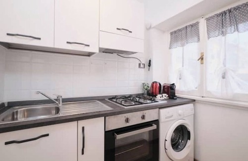 Tuscolano Apartment | New Tuscolana White Apartment