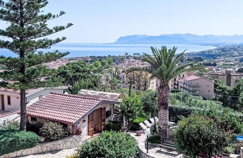 Castellammare del Golfo Apartment | Nice apartment for 7 guests with WIFI, A/C, pool, TV and balcony