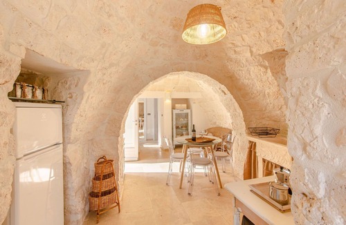 San Vito dei Normanni Apartment | Nice apartment for 3 guests with WIFI, A/C, TV and veranda, close to Ostuni