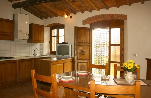 Le Piazze Apartment | Nice apartment for 4 guests with WIFI, pool, TV and pets allowed, close to Cortona