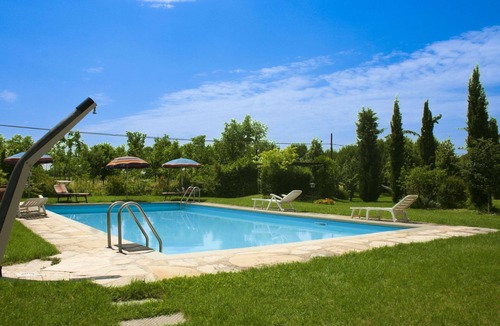 Le Piazze Apartment | Nice apartment for 4 guests with WIFI, pool, TV and pets allowed, close to Cortona
