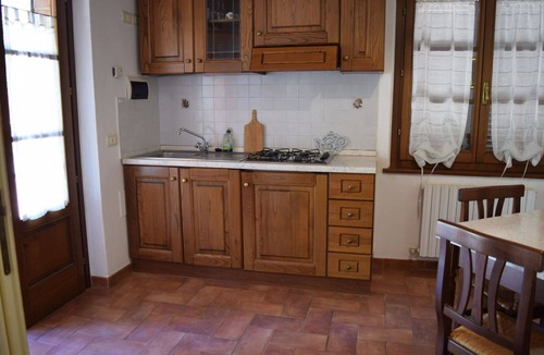 Castiglione del Lago Apartment | Nice apartment for 4 people with WIFI, pool, A/C, TV, veranda and pets allowed