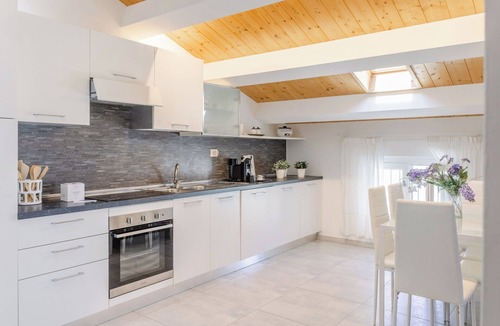 Porto Potenza Picena Apartment | Nice apartment for 6 guests with WIFI, A/C, TV, balcony and panoramic view, close to Porto Recan.