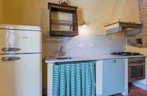 Castiglioncello Apartment | Nice apartment for 7 people with WIFI, pool, A/C, TV, patio, pets allowed and panoramic view