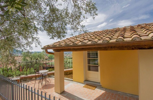 Pieve a Nievole Apartment | Nice apartment for 2 guests with pool, hot tub, WIFI, A/C, TV, patio and pets allowed