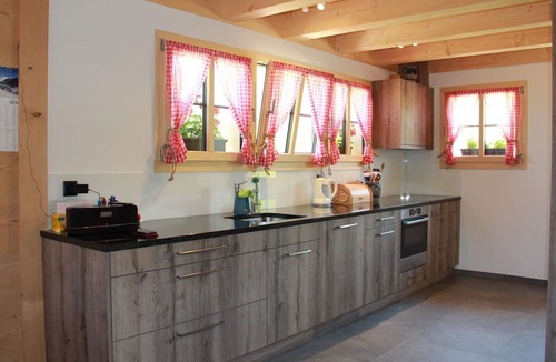 Lenk Apartment | Nice apartment for 10 guests with TV and balcony