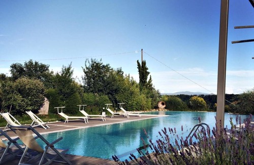 Penna Apartment | Nice apartment for 2 guests with WIFI, pool, A/C, TV, patio and pets allowed