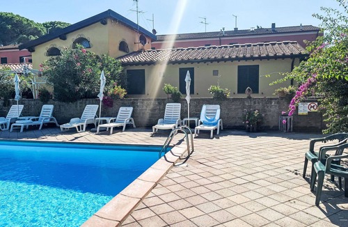 Cecina Apartment | Nice apartment for 3 people with pool, A/C, WIFI, TV and pets allowed