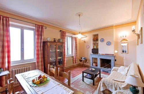 Cortona Apartment | Nice apartment for 4 guests with WIFI, hot tub, A/C, TV and panoramic view