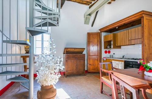 Stigliano Apartment | Nice apartment for 4 guests with WIFI, TV, patio, pets allowed and panoramic view