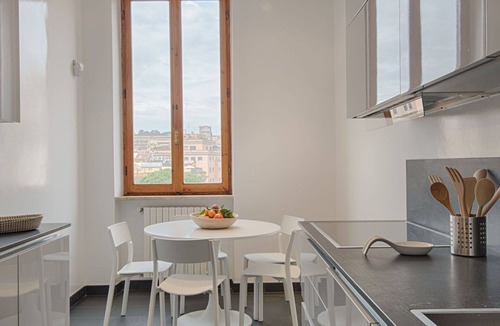 Rione XIV Borgo Apartment | Nice apartment for 6 guests with WIFI, A/C and TV