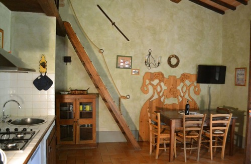 Monteleone d'Orvieto Apartment | Nice apartment for 4 people with pool, WIFI, TV and pets allowed