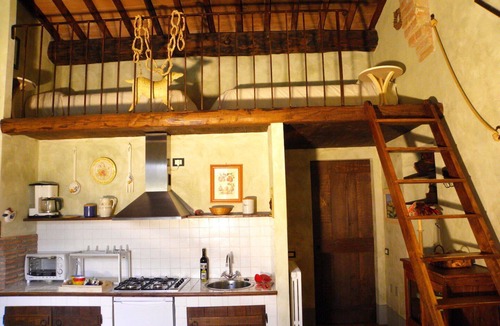 Monteleone d'Orvieto Apartment | Nice apartment for 4 people with pool, WIFI, TV and pets allowed