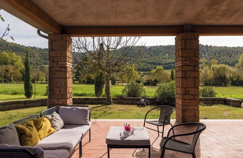 Montefiascone Villa | Nice apartment in villa with hot tub, WIFI, pool, TV, patio, pets allowed and panoramic view