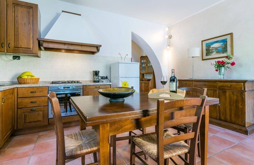 Montespertoli Villa | Nice apartment in villa for 4 guests with pool, WIFI, TV, patio, pets allowed and panoramic view