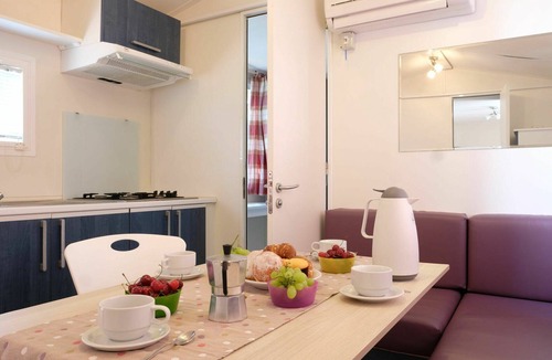Torre Castiglione House | Nice apartment in villa for 4 people with A/C, pool, WIFI and terrace