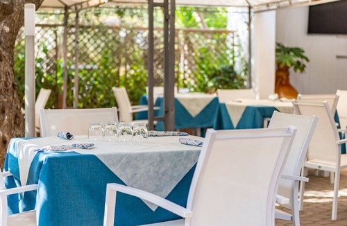 Torre Castiglione House | Nice apartment in villa for 4 people with A/C, pool, WIFI and terrace