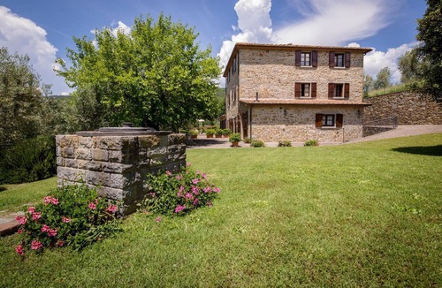 Pieve di Chio House | Nice apartment in villa with pool, WIFI, A/C, pets allowed and panoramic view, close to Cortona