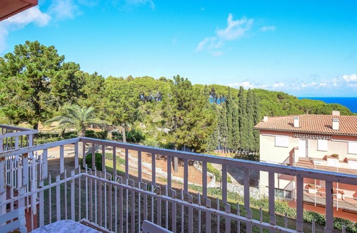 Capo D'arco Apartment | Nice Apartment in Rio Marina With 3 Bedrooms, Wifi and Outdoor Swimming Pool