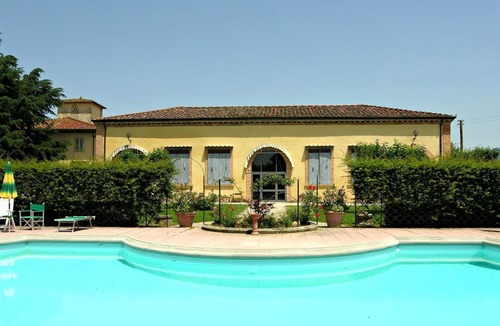 Scarperia Villa | Nice apartment in villa for 6 guests with WIFI, pool, TV and panoramic view
