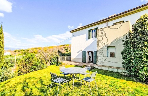 Scansano House | Nice apartment in villa for 8 guests with WIFI, TV, terrace, pets allowed and panoramic view