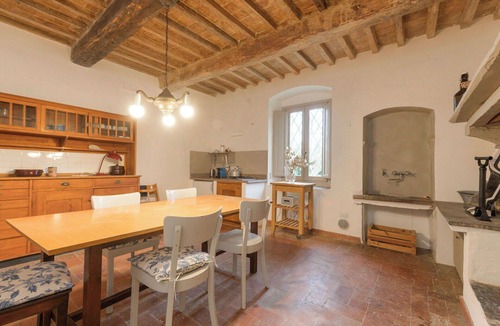 Scansano House | Nice apartment in villa for 4 guests with WIFI, TV, patio and pets allowed