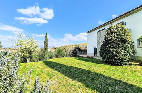 Scansano House | Nice apartment in villa for 4 guests with WIFI, TV, patio and pets allowed