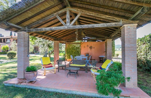 Suvereto Villa | Nice apartment in villa for 3 people with WIFI, A/C, pool, TV and terrace